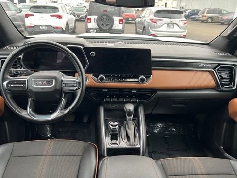 Used 2023 GMC Canyon AT4 image 9
