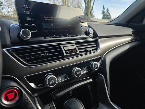 Used 2018 Honda Accord LX image 26