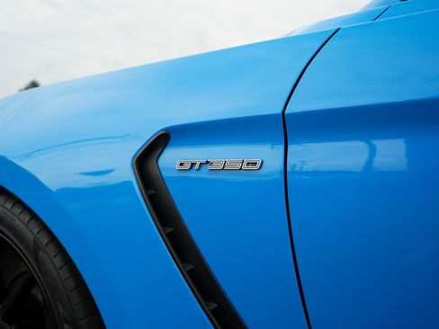 Used 2017 Ford Mustang Shelby GT350 RWD image 21
