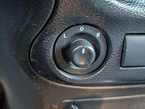 Used 2012 Jeep Wrangler Unlimited Sport image 17