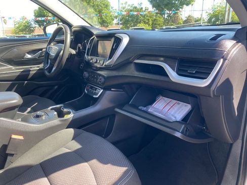 Used 2024 GMC Terrain SLE image 22