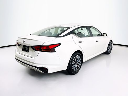 Used 2025 Nissan Altima 2.5 SV image 9