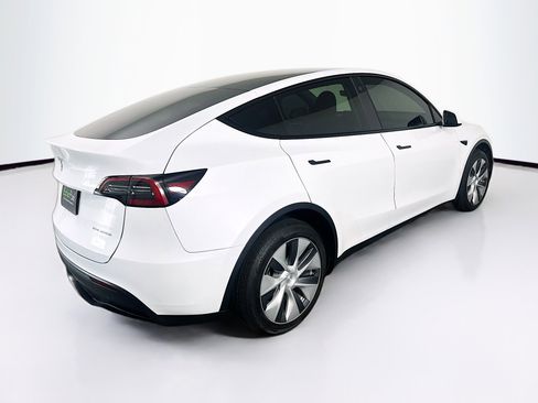 Used 2023 Tesla Model Y Long Range AWD/4WD image 9