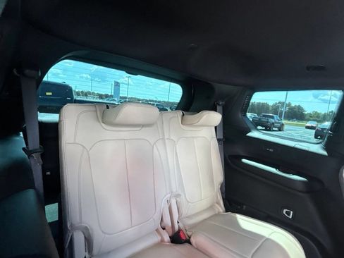 Used 2025 Jeep Grand Cherokee L Limited RWD image 28