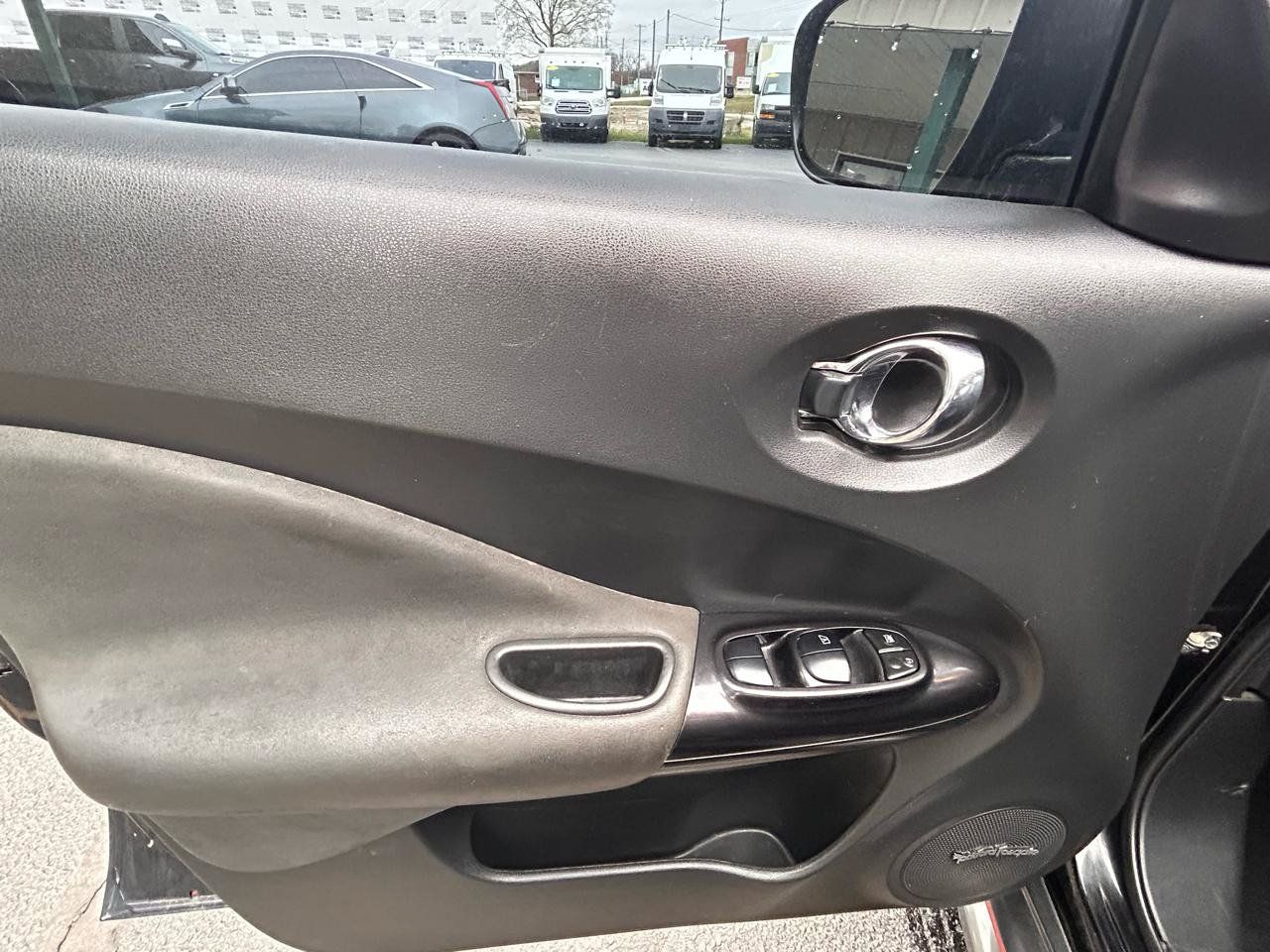 Used 2015 Nissan Juke NISMO FWD image 18