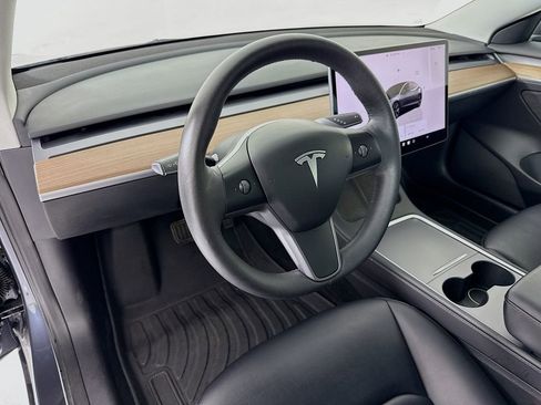Used 2023 Tesla Model 3 Standard Range image 4