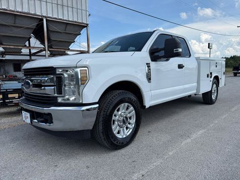 Used 2019 Ford F250 XL w/ STX Appearance Package RWD image 1