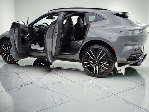 Used 2023 Aston Martin DBX 707 AWD/4WD image 5