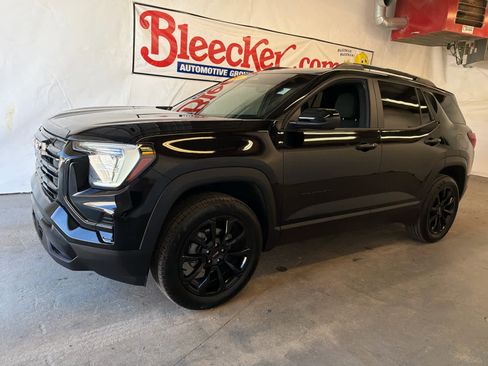 Used 2026 GMC Terrain Elevation w/ Black Edition image 2