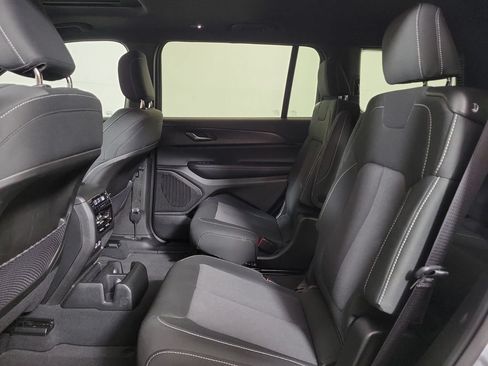 Used 2025 Jeep Grand Cherokee L Laredo w/ Luxury Tech Group I AWD/4WD image 23