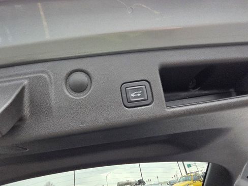 Used 2024 Chevrolet Equinox LT w/ LPO, Floor Liner Package FWD image 12