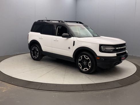 Used 2022 Ford Bronco Sport Outer Banks w/ Tech Package AWD/4WD image 7