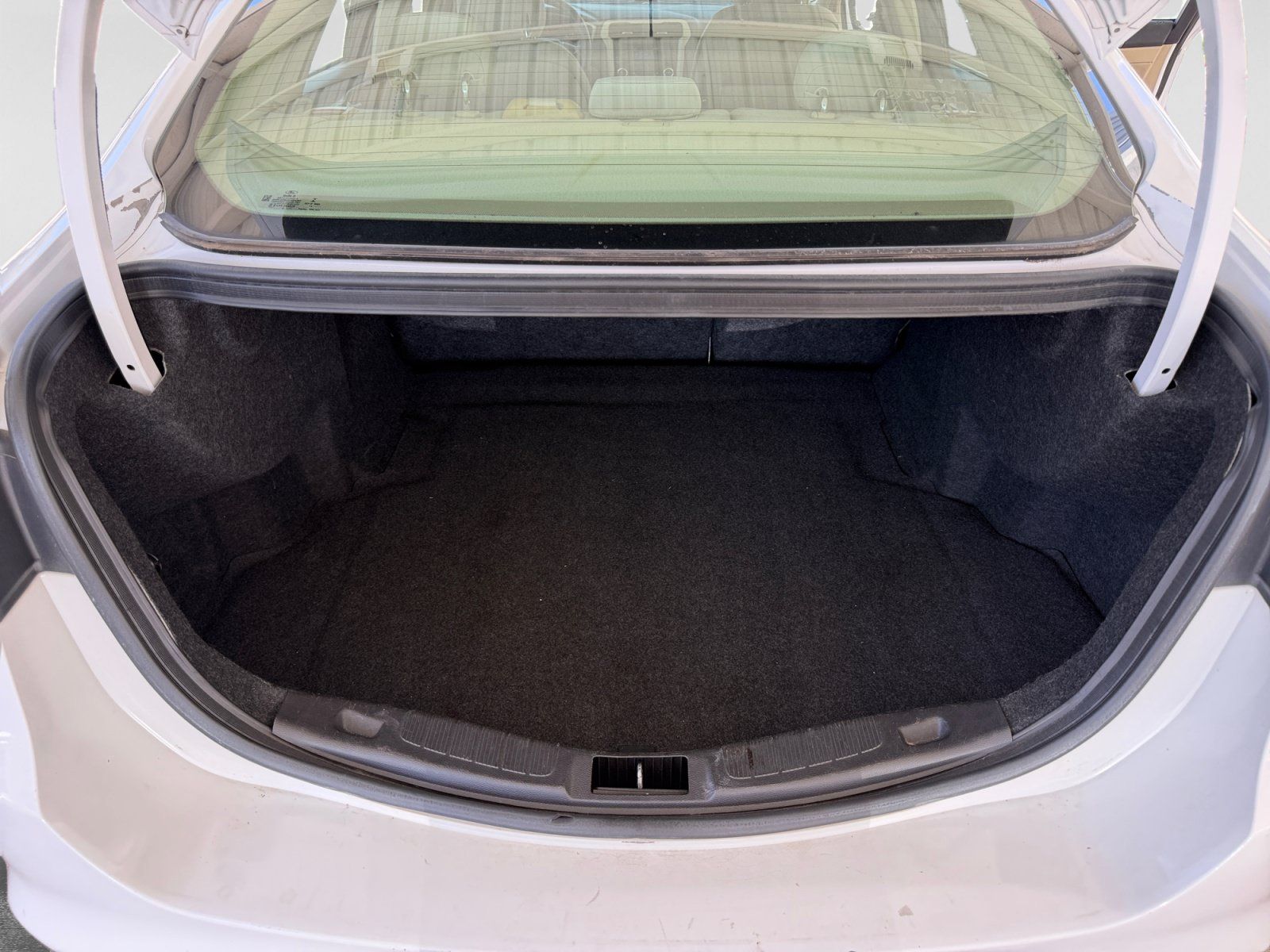 Used 2015 Ford Fusion SE FWD image 18