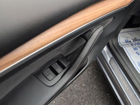 Used 2023 Tesla Model 3 Standard Range image 11