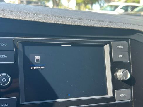Used 2023 Volkswagen Jetta SE FWD image 17
