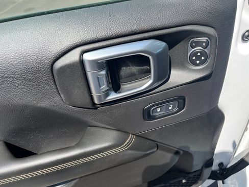 Used 2024 Jeep Wrangler Unlimited Sahara AWD/4WD image 12