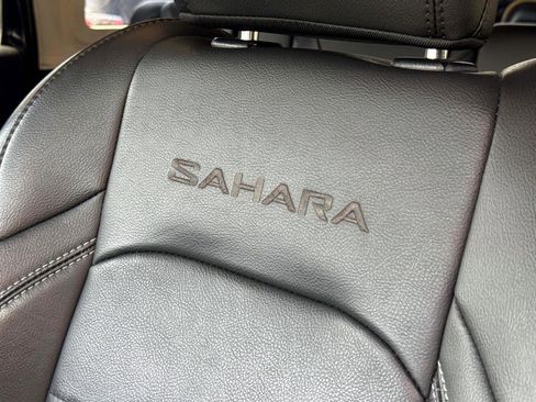 Used 2023 Jeep Wrangler Unlimited Sahara w/ Cold Weather Group image 10