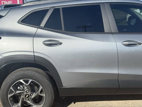 New 2026 Chevrolet Trax LT w/ Sunroof Package image 9