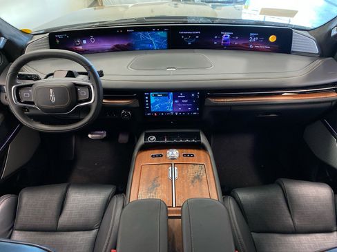 New 2025 Lincoln Navigator L Black Label image 16