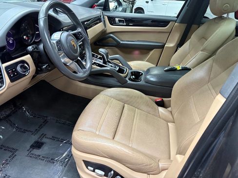 Used 2021 Porsche Cayenne E-Hybrid Coupe image 43