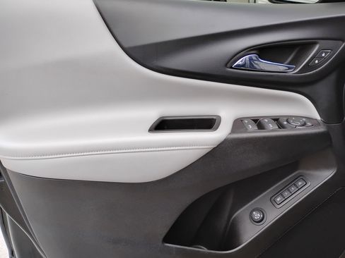 Used 2018 Chevrolet Equinox Premier image 14