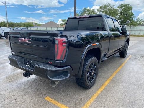 Used 2024 GMC Sierra 2500 AT4 w/ AT4 Premium Plus Package AWD/4WD image 6