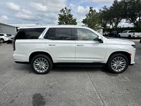 Used 2023 Cadillac Escalade Premium Luxury AWD/4WD image 7