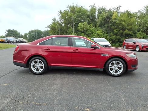 Used 2018 Ford Taurus SEL FWD image 8