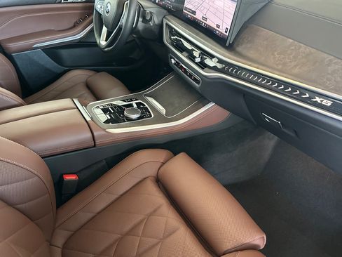 Used 2024 BMW X5 sDrive40i w/ Premium Package RWD image 15