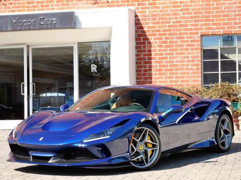 Used 2022 Ferrari F8 Tributo RWD image 3