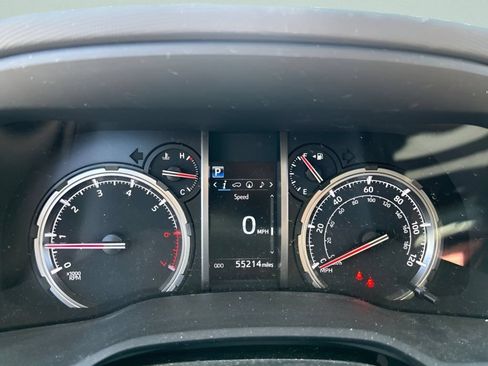 Used 2023 Toyota 4Runner Limited AWD/4WD image 29