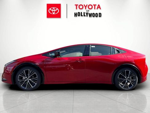 New 2027 Toyota Prius XLE FWD image 9