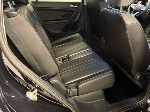 Certified 2023 Volkswagen Tiguan SE FWD image 12