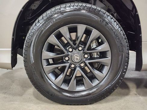 Used 2023 Lexus GX 460 Premium image 28