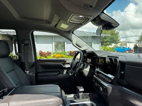 Used 2024 Chevrolet Silverado 1500 LT Trail Boss w/ Protection Package AWD/4WD image 11