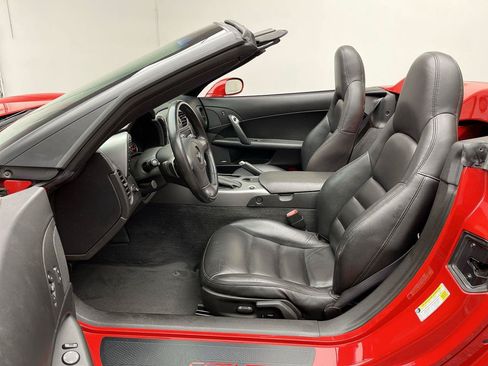 Used 2006 Chevrolet Corvette Convertible w/ Preferred Equipment Group RWD image 7