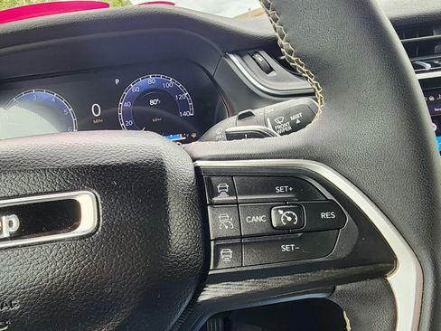 Used 2024 Jeep Grand Cherokee L Laredo image 37