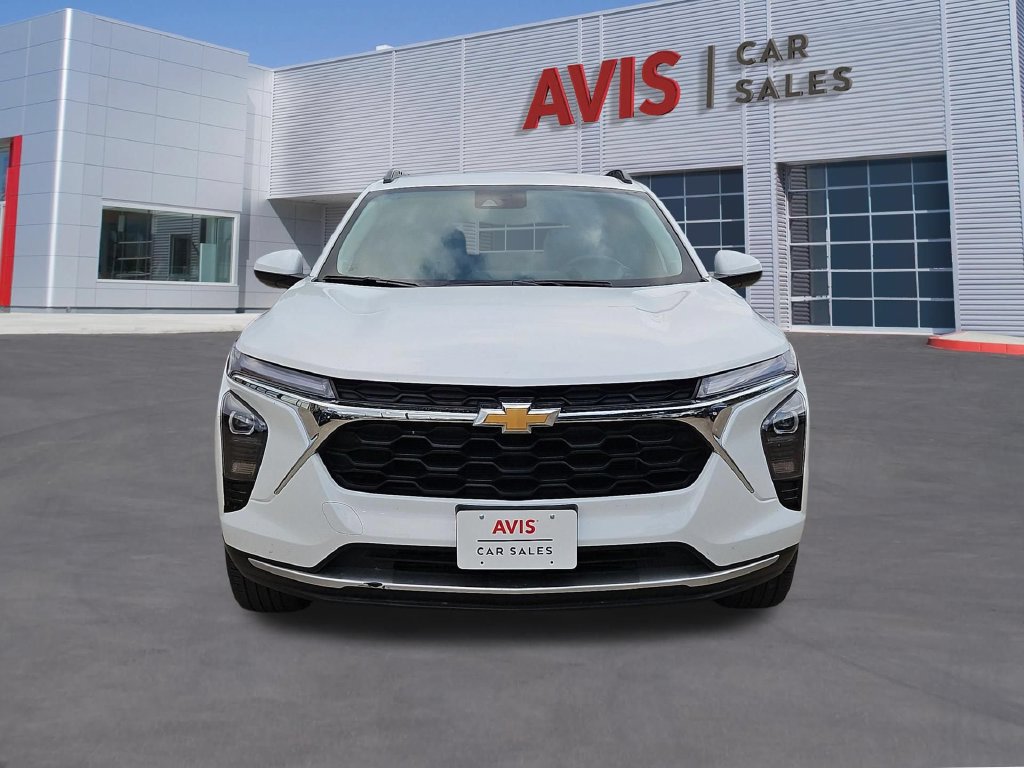 Used 2025 Chevrolet Trax LT w/ LT Convenience Package FWD image 2