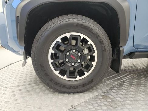 Used 2025 Toyota 4Runner SR5 RWD image 12