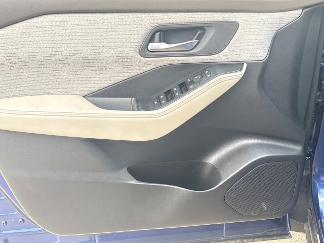 Used 2022 Nissan Rogue SV FWD image 23