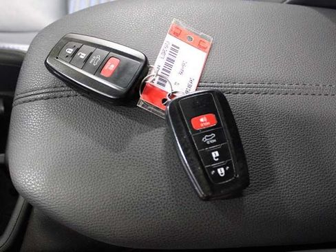 Used 2022 Toyota RAV4 XSE w/ XSE Grade Weather Package AWD/4WD image 20