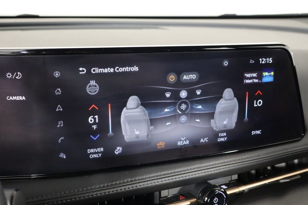 Used 2024 Nissan Ariya AWD image 33