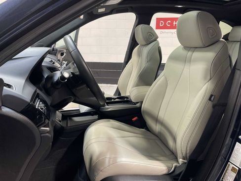 Used 2025 Acura RDX SH-AWD image 11