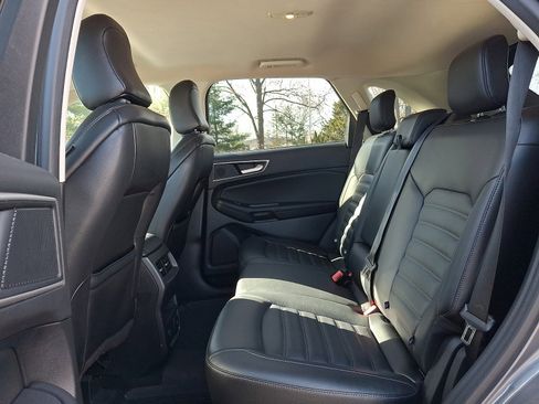 Used 2022 Ford Edge SEL w/ Convenience Package image 11