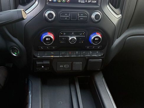 Used 2022 GMC Sierra 1500 Denali w/ Denali Premium Package image 46