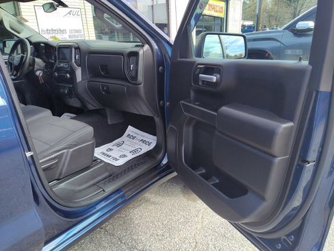 Used 2020 Chevrolet Silverado 1500 Custom w/ Custom Value Package AWD/4WD image 18