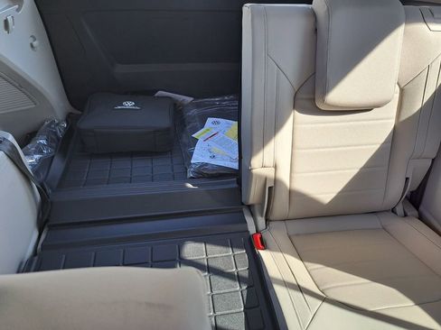 New 2026 Volkswagen Atlas SEL image 21