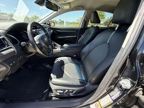 Used 2018 Toyota Camry SE w/ Convenience Package image 30