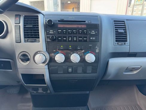 Used 2013 Toyota Tundra 4x4 Double Cab w/ Tow Pkg image 2