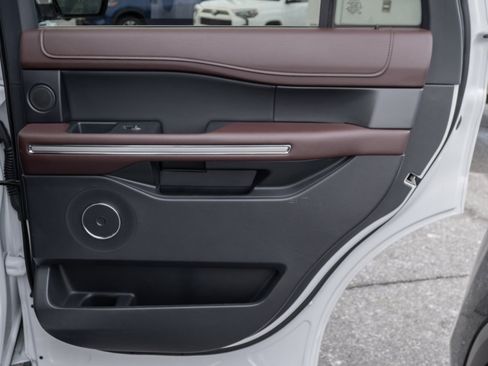 Used 2024 Ford Expedition Limited image 45